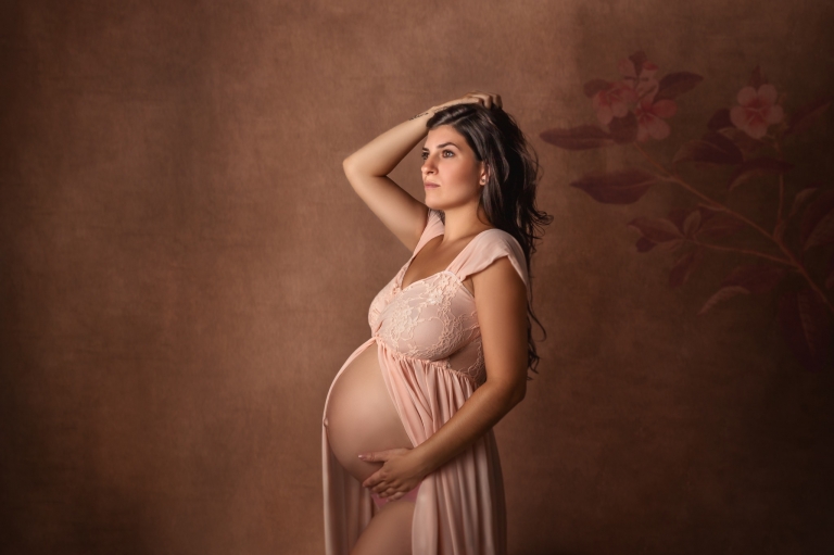 foto-embarazada-en-estudio