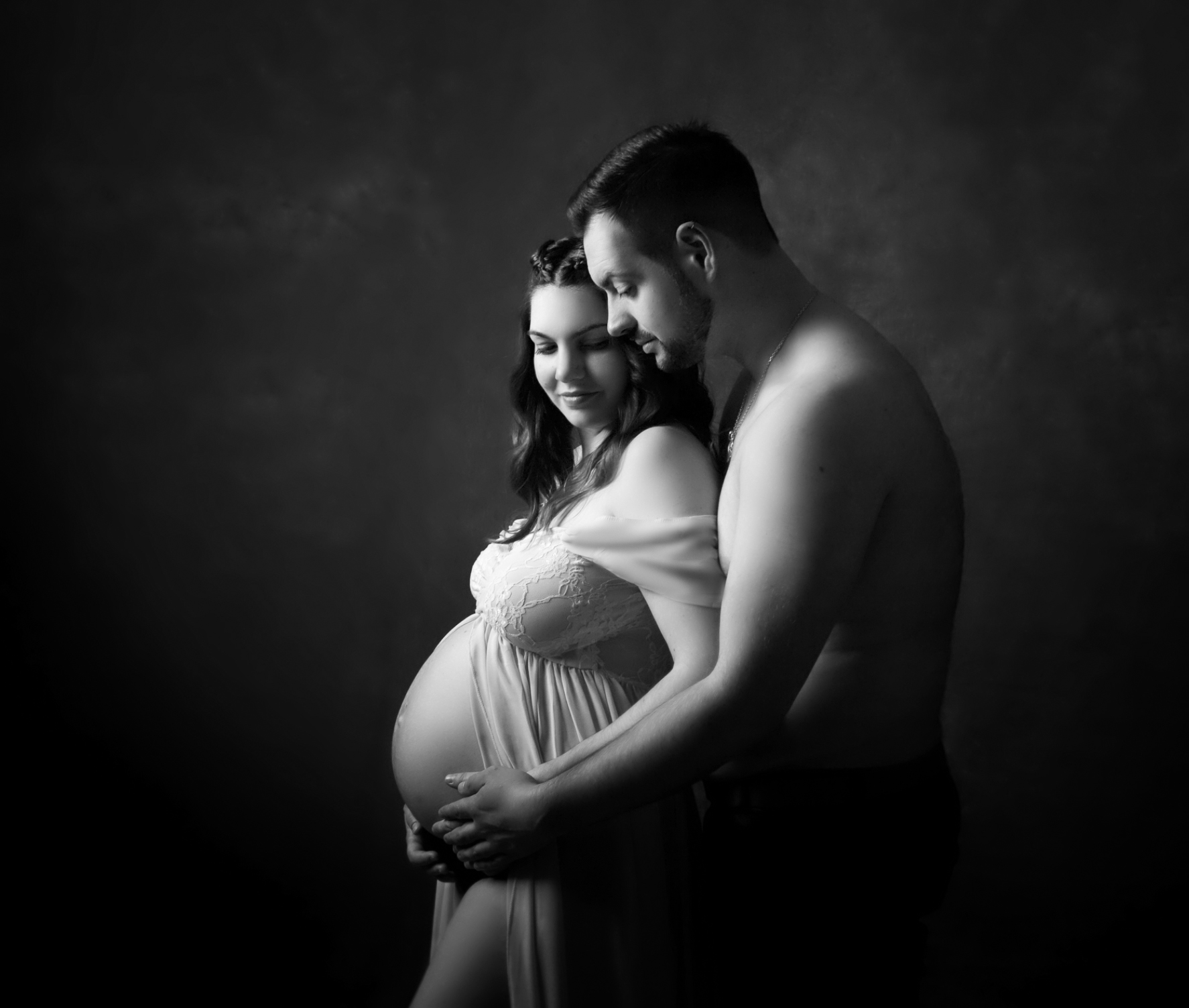 Sesión de fotos de maternidad en Bizkaia, estilo elegante