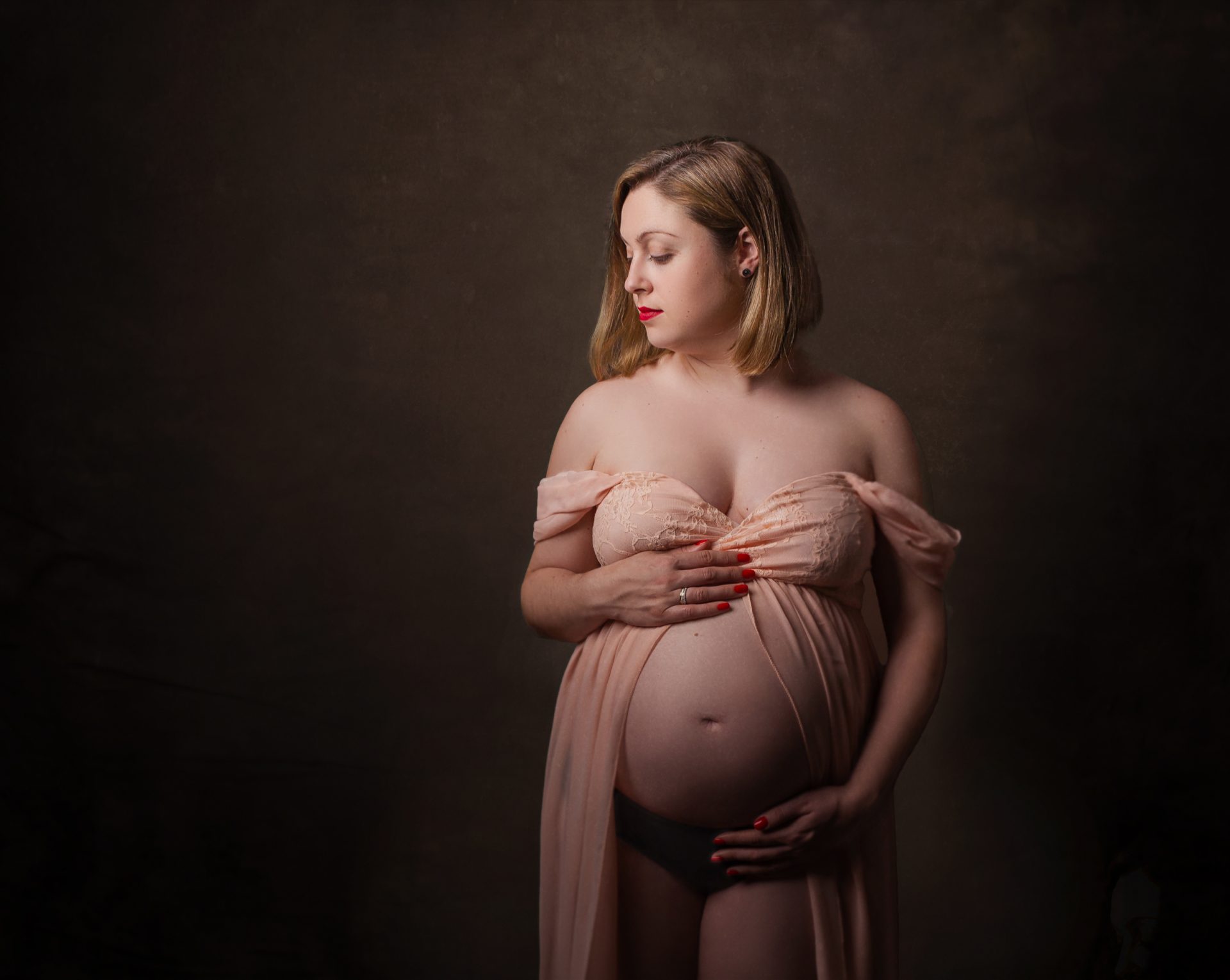 Retrato íntimo de futura mamá en Bizkaia