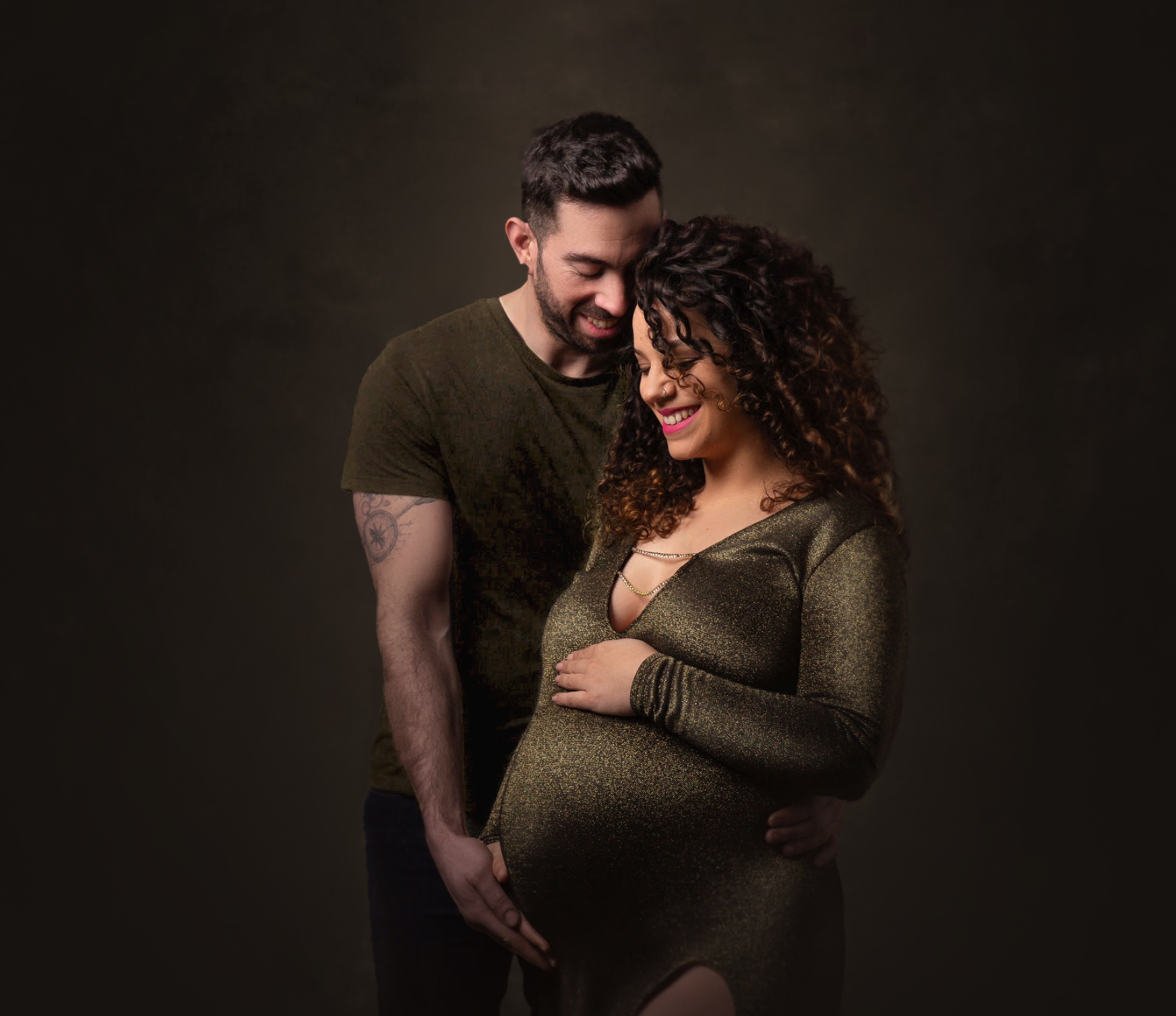 Fotografía de embarazo con pareja en Bizkaia