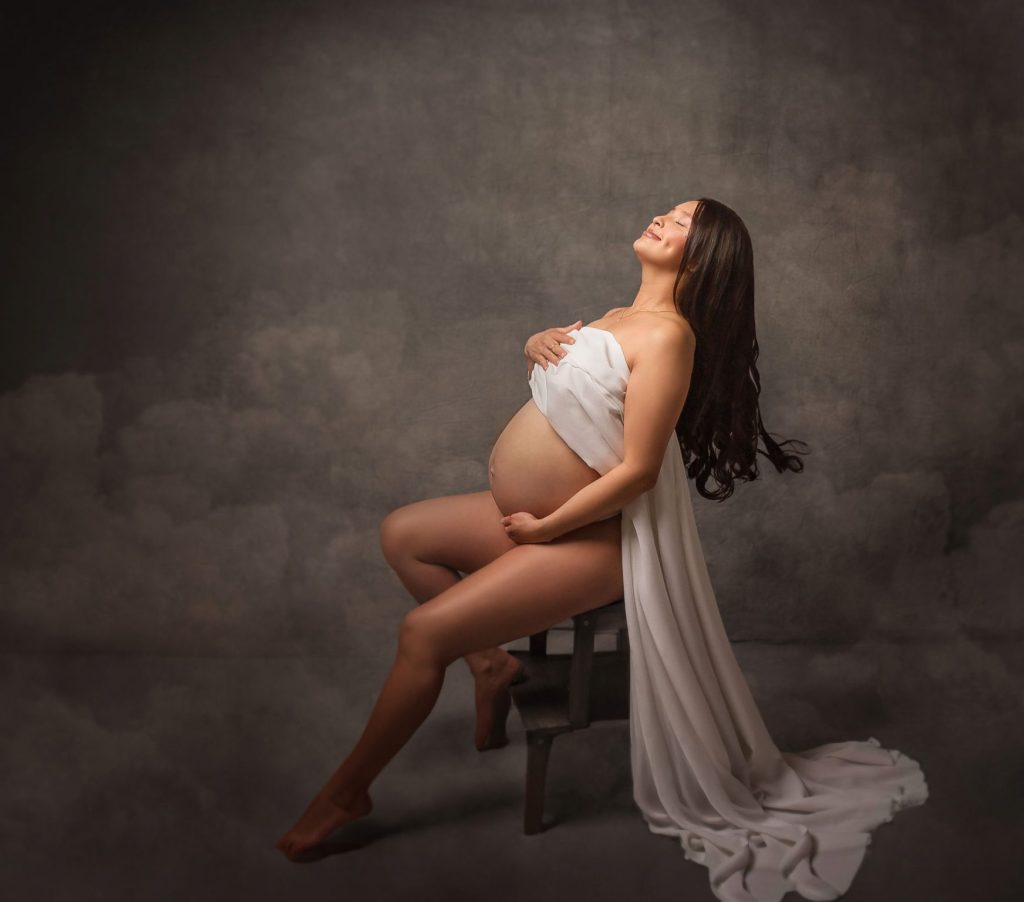 Sesión de fotografía de embarazo en Barakaldo en estudio